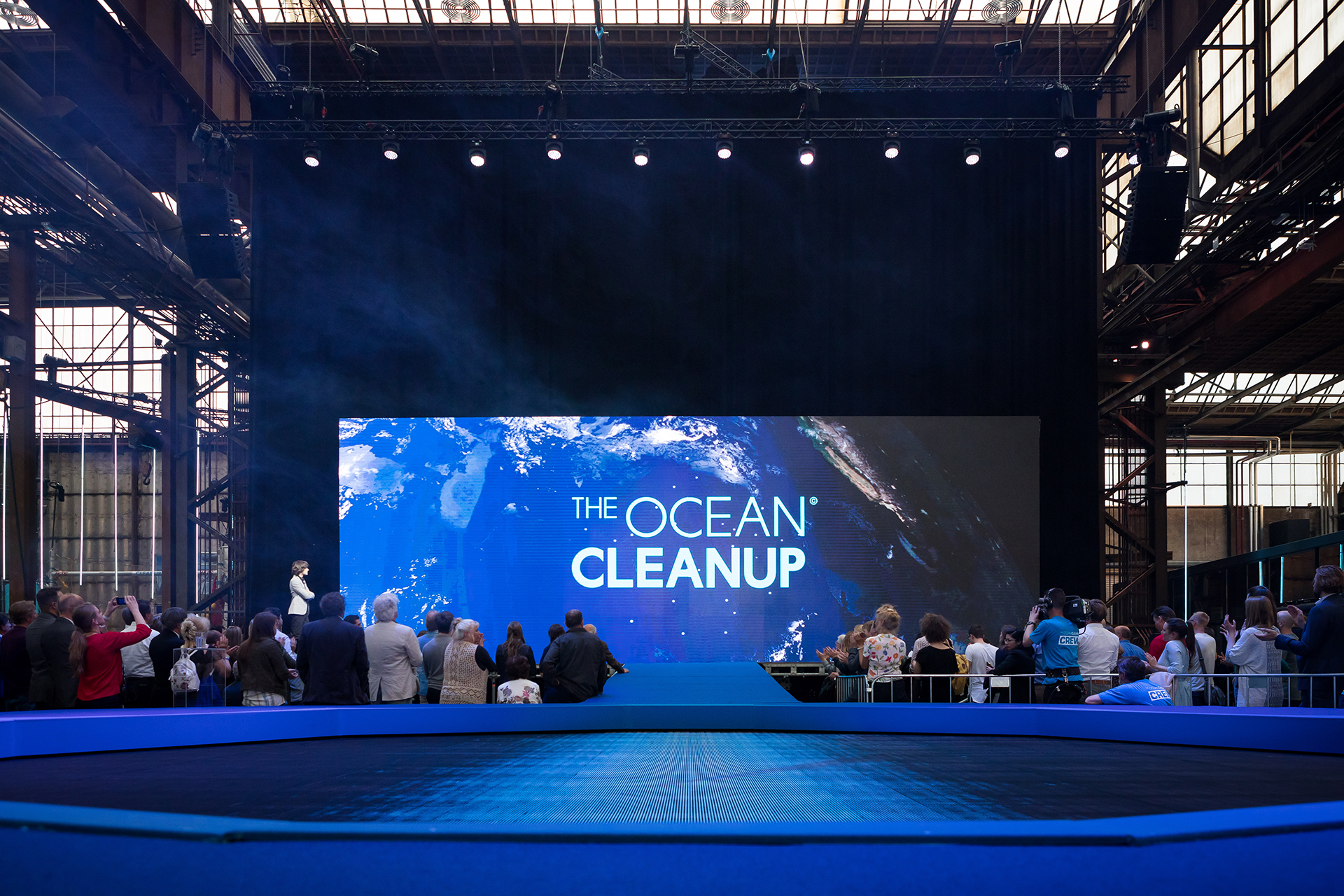The Largest Ocean Cleanup project to roll out in 2018 Spearheaded by Boyan Stat, 22 year old. 